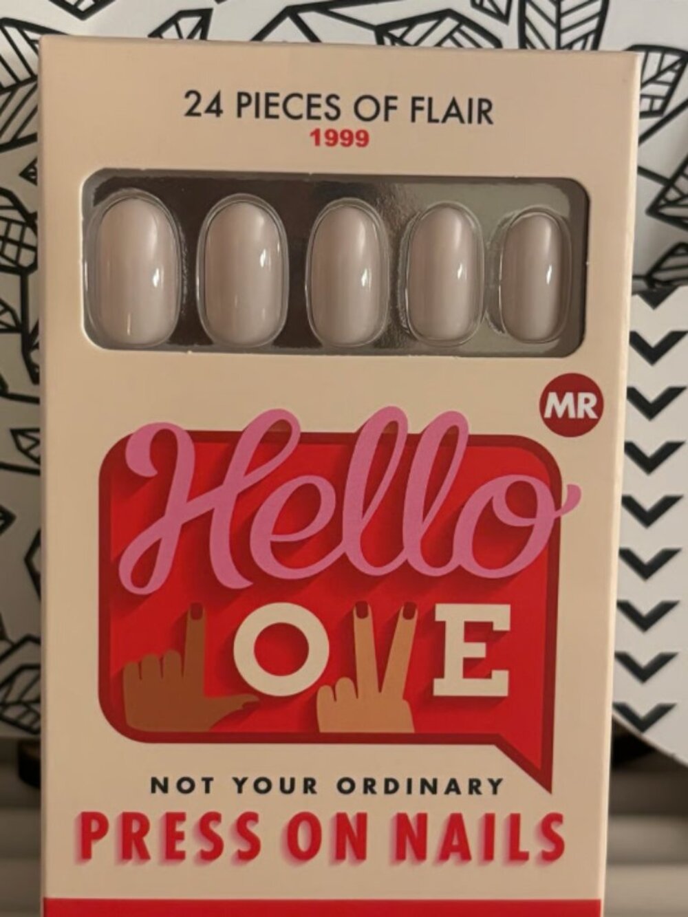 Hello Love 24 Pieces of Flair Press On Nails